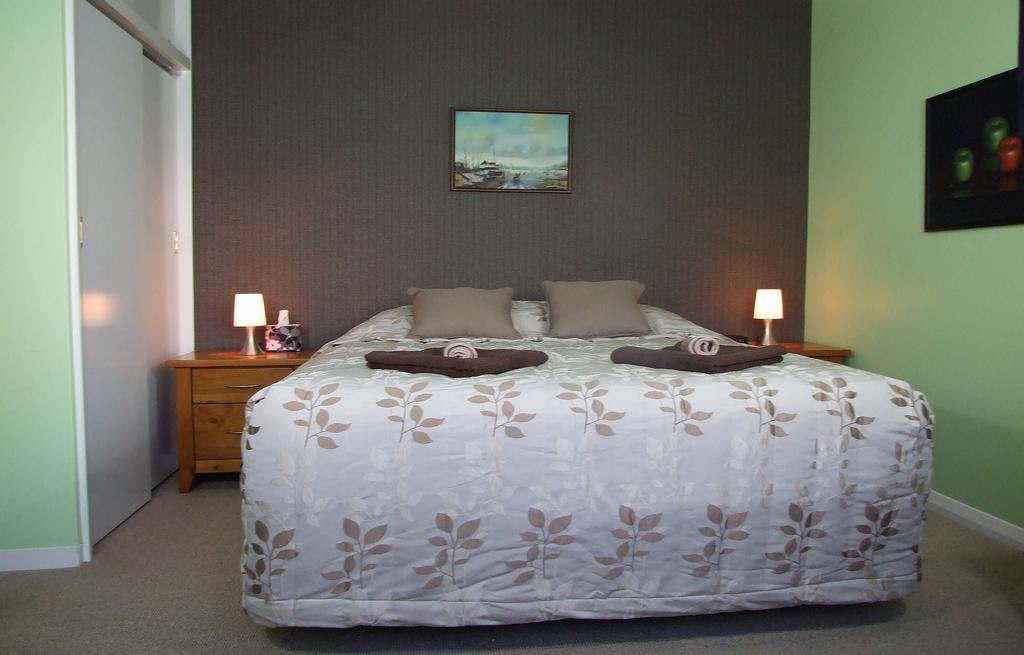 Wellesbourne Homestay B&B Palmerston North Room photo