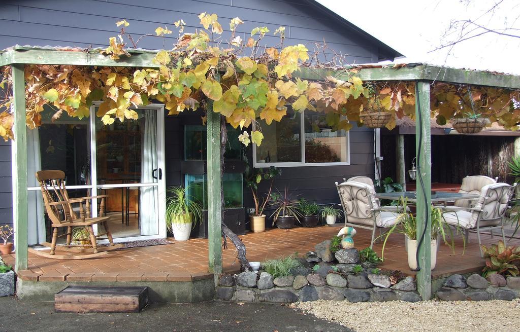 Wellesbourne Homestay B&B Palmerston North Exterior photo